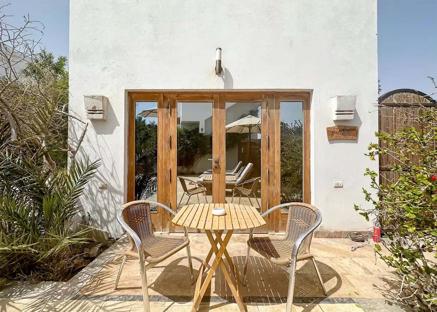 Studio Juno – The patio